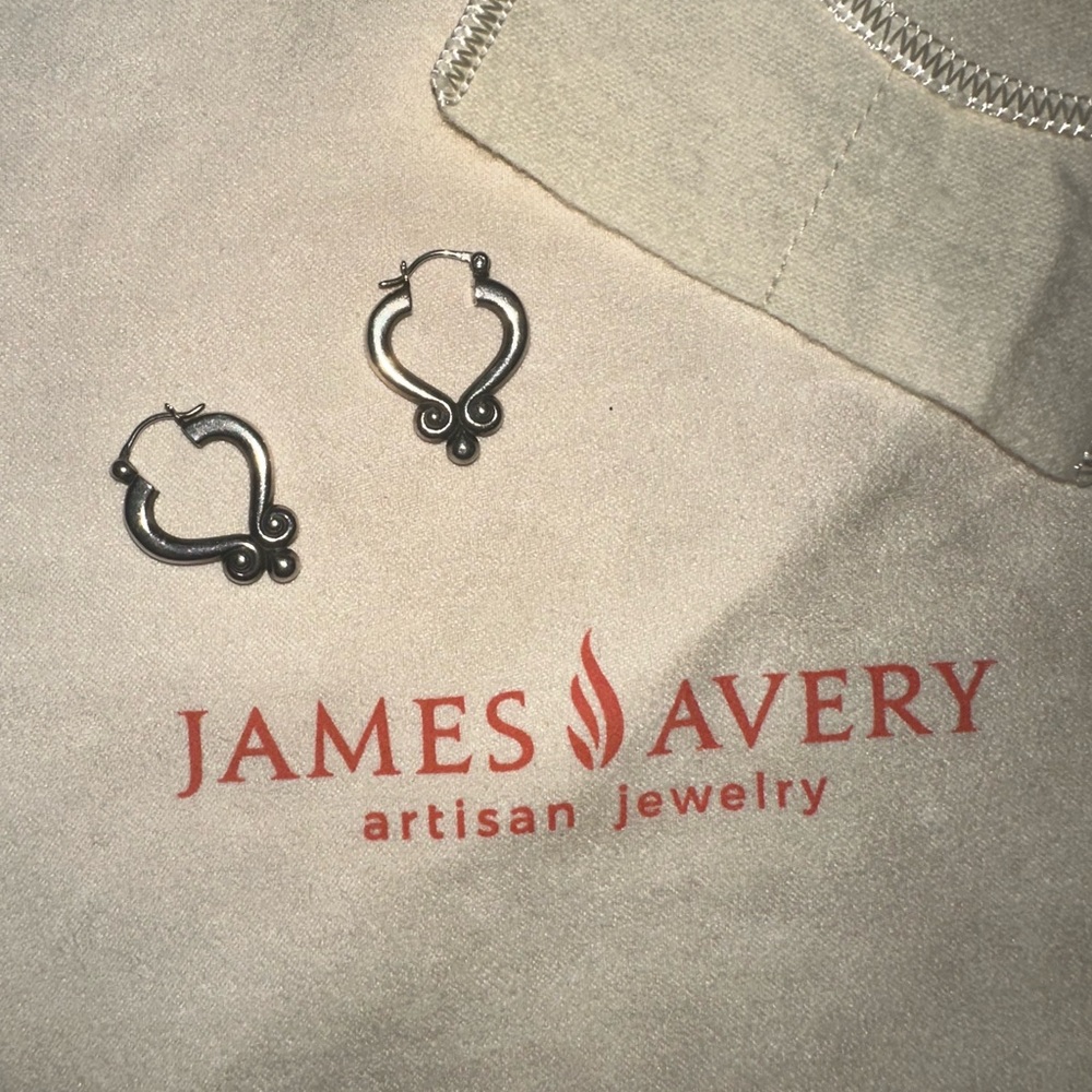 RETIRED! Hard to find! James Avery Silver Heart Hoop Earrings